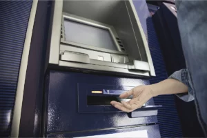 Aprenda a como depositar dinheiro no caixa eletrônico da Caixa