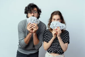Finanças para casais: como dividir contas e investir